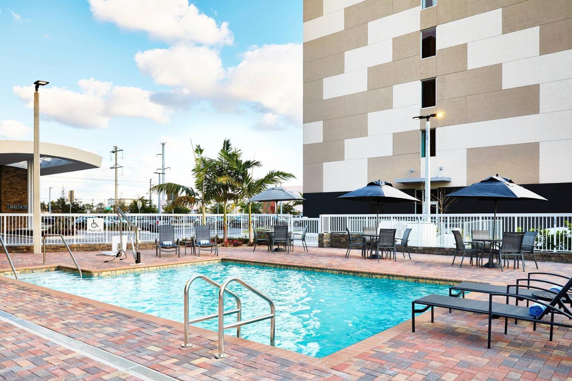 Fairfield Inn & Suites By Marriott Miami Airport West/דוראל מראה חיצוני תמונה
